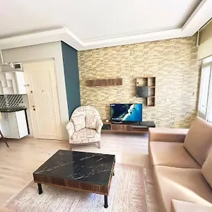 Apartment House In The Center Of Kadikoy, Istanbul