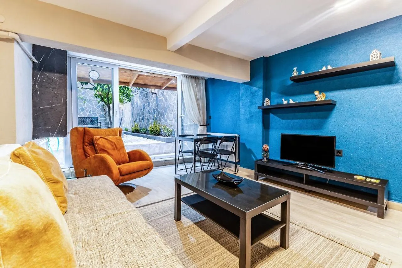 Stylish Fully Furnished Modern Flat In Kadikoey contacts